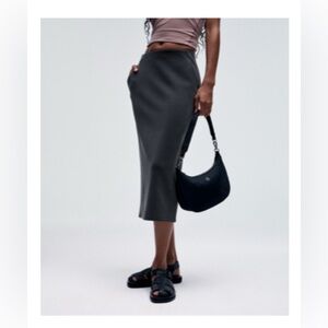 NWT Lululemon Softstreme High-Rise Midi Skirt Black / Size 4